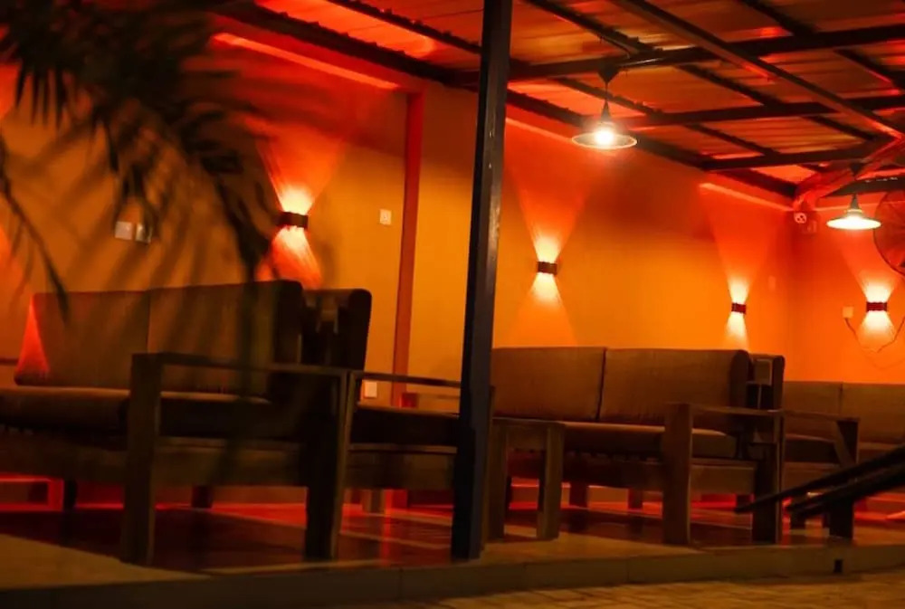 Dyke Suites And Apartments