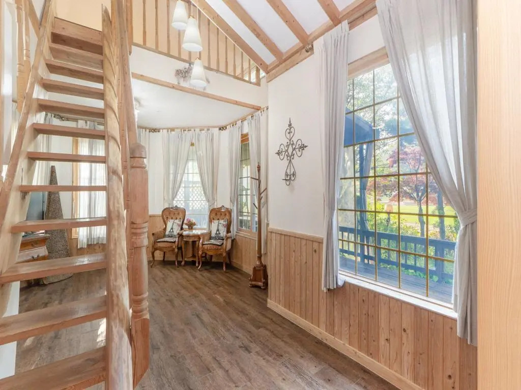 Taean SeIp Clover Pension
