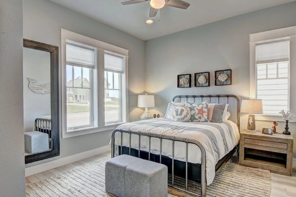 Spacious 4br/3ba W/ 2 Pools & Boardwalk To Beach 4 Bedroom Home