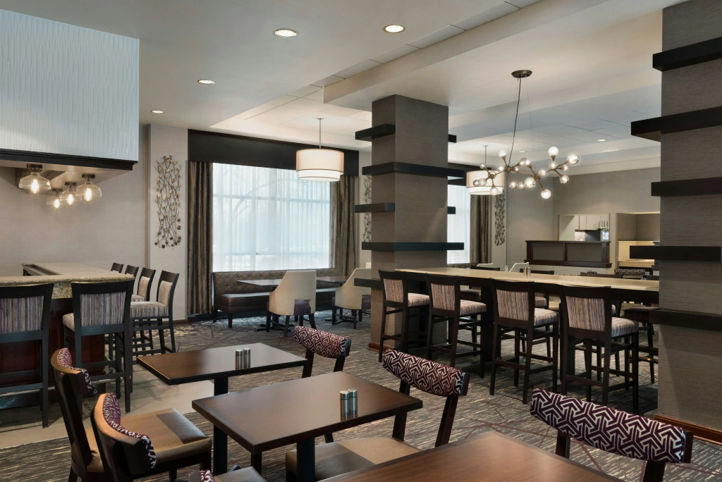 DoubleTree by Hilton Milwaukee/Brookfield