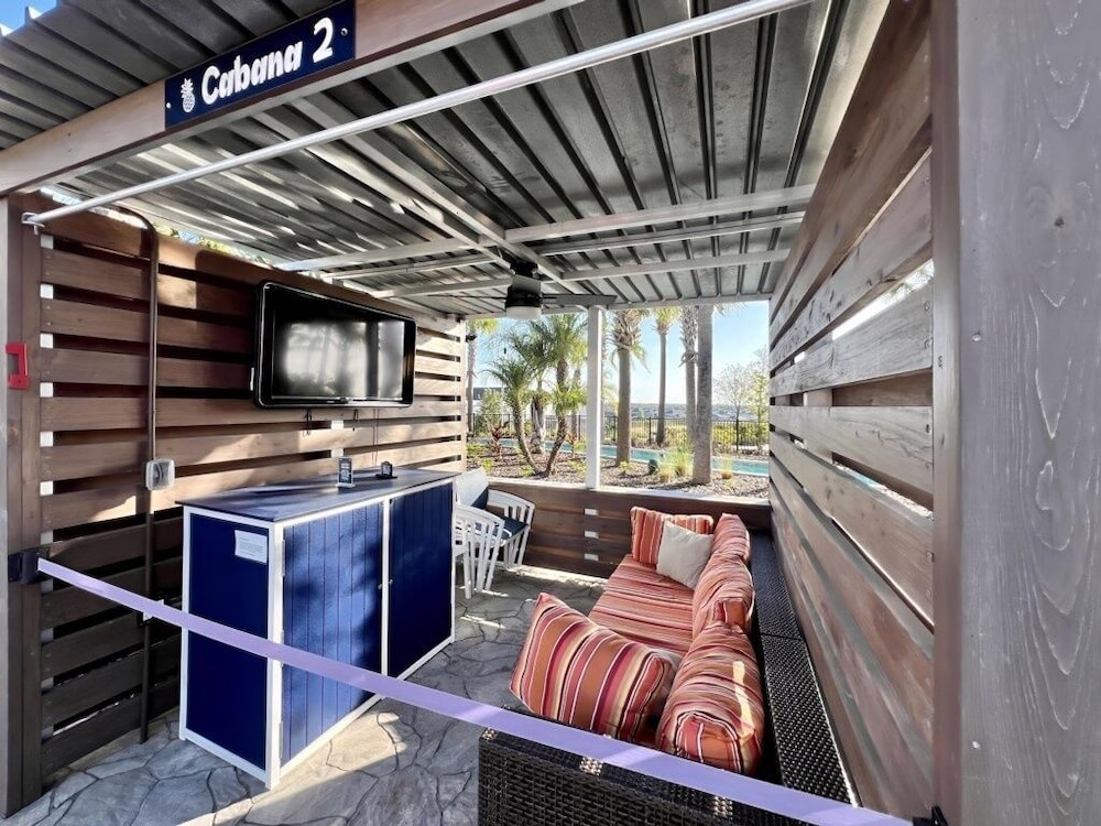 New Listing! Windsor Island-2166 8br · Disney 8 Bedroom Home