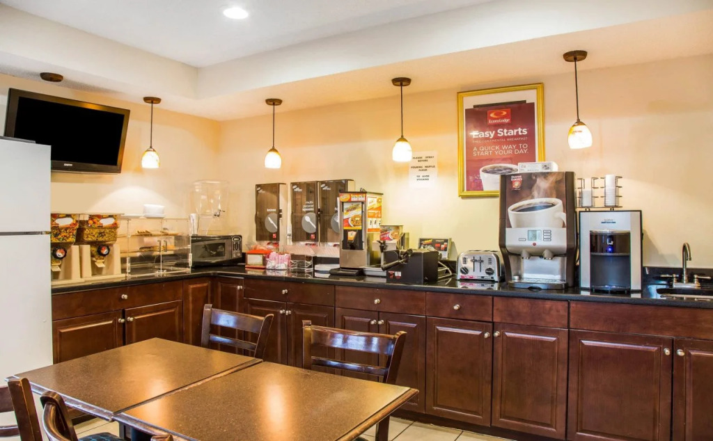 Red Carpet Inn Norwalk