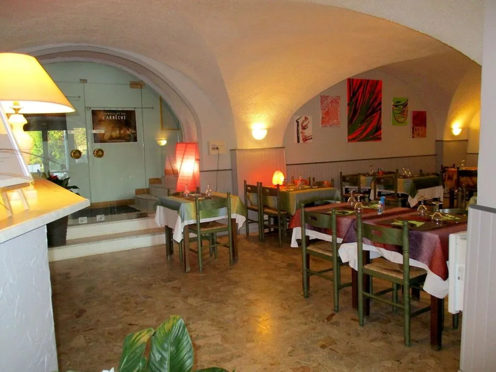 Hôtel Restaurant Le Clos Charmant