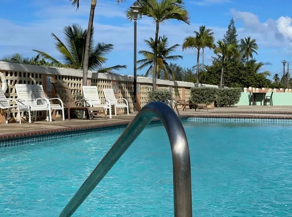 Beach condo with Pool and Ocean View