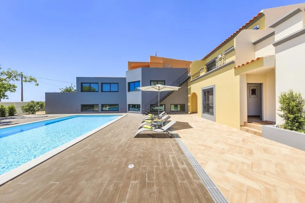 Villa With 4 Bedrooms in Quelfes, With Wonderful sea View, Pool Access