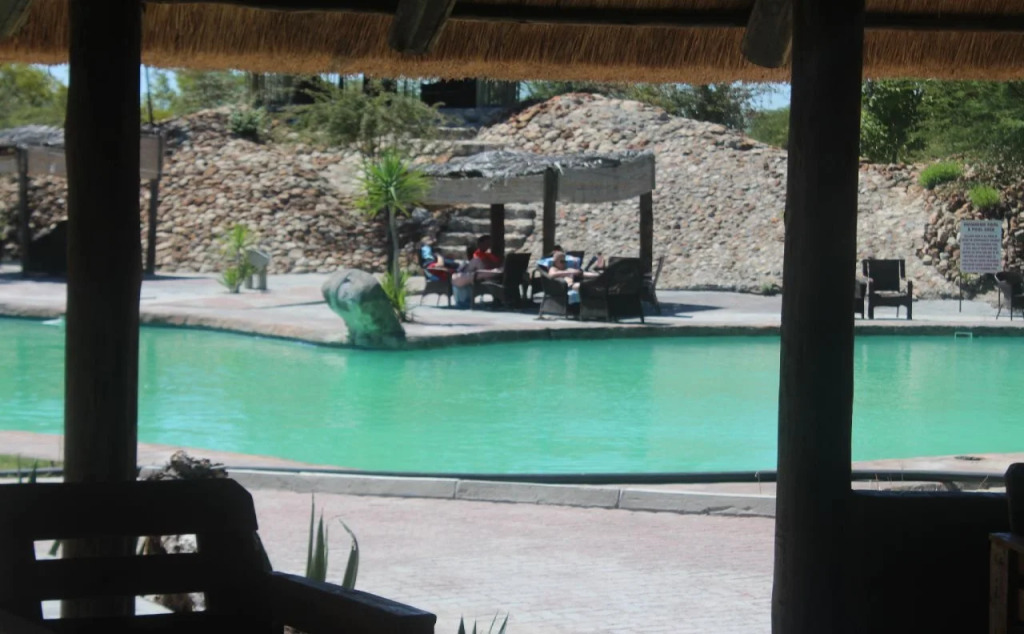 Pelican Lodge and Camping
