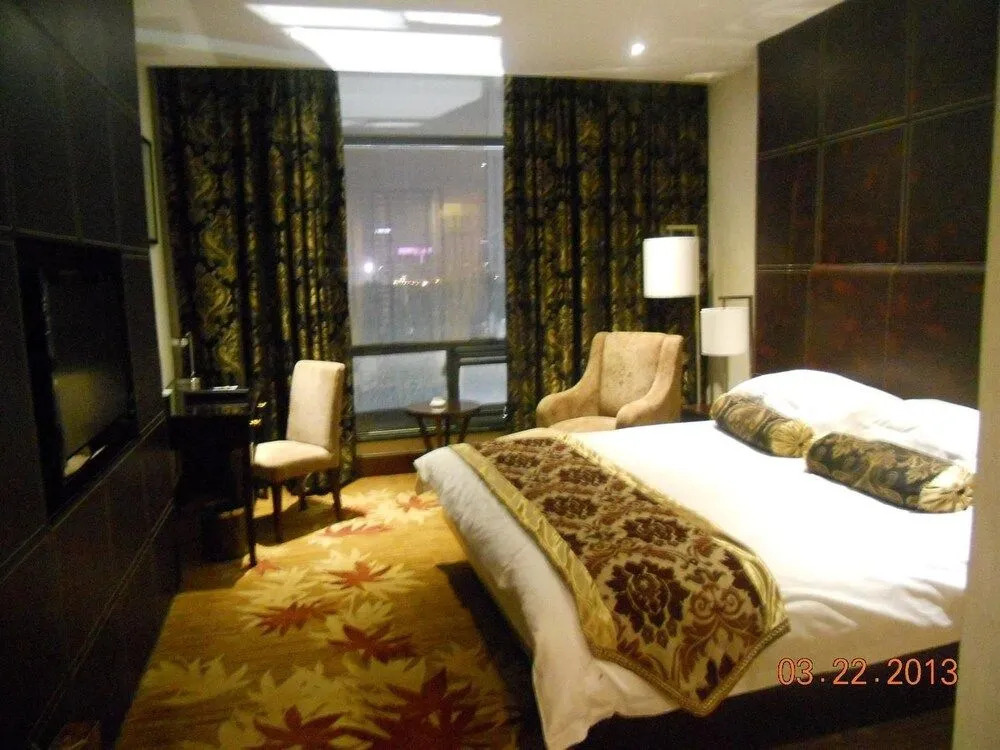 Nanjing Zhenbao Holiday Hotel