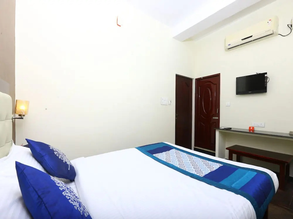 OYO 10675 Prakasam Residency