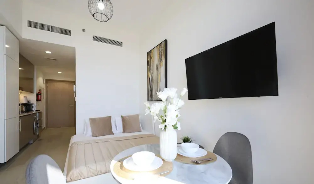 Modern Elegance Studio in Azizi Riviera