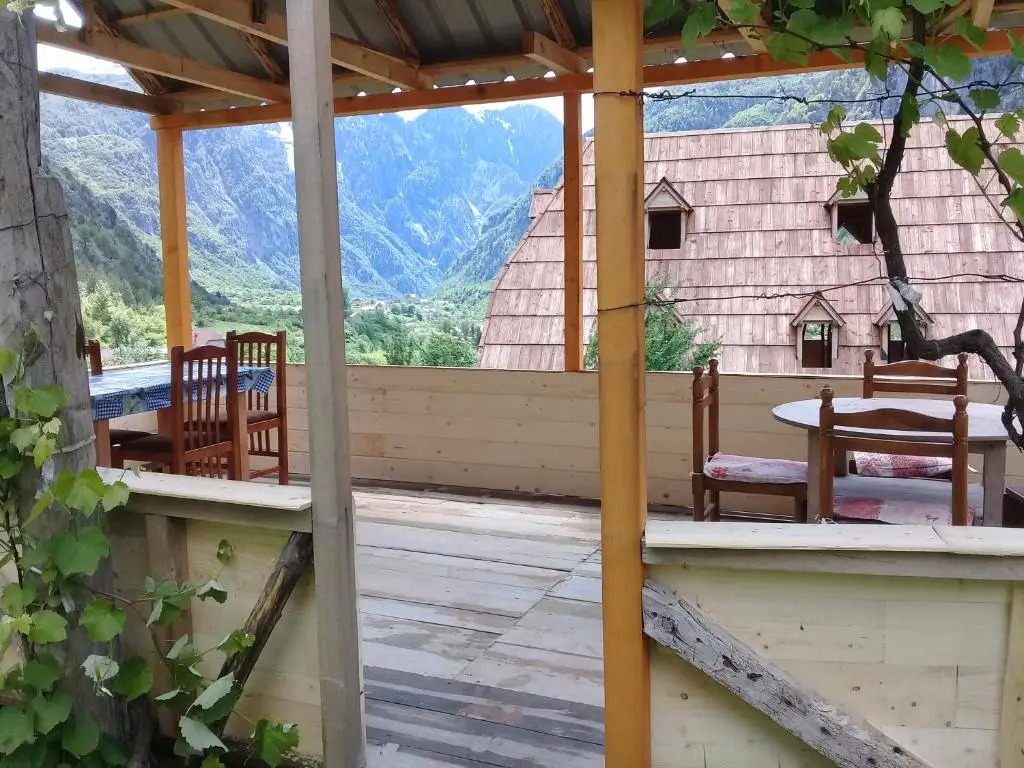 Guesthouse "Gjin Thana"