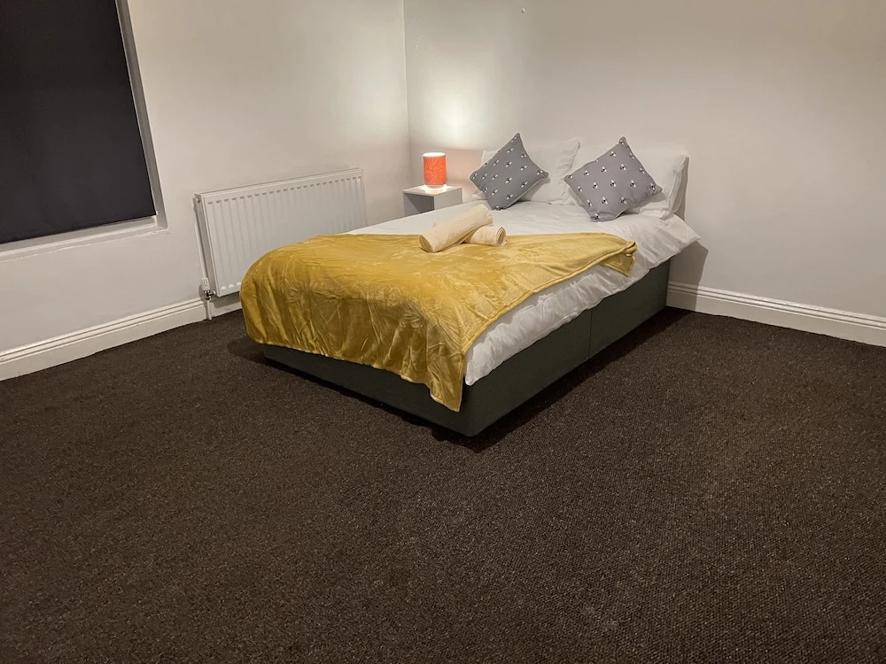 Guesthouse-2br-parking-wifi-toiletriesprovided