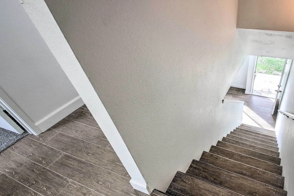 Central Bakersfield Townhome w/ Private Patio