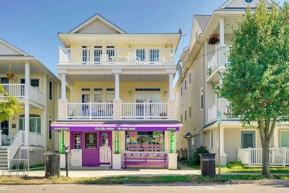 Sunny Ocean City Retreat ~ Qtr-mi to Beach!