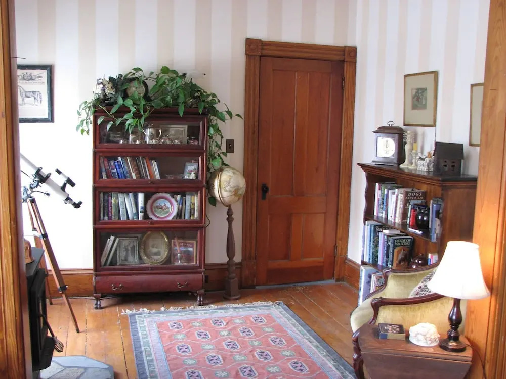 Rose Arbour Bed & Breakfast