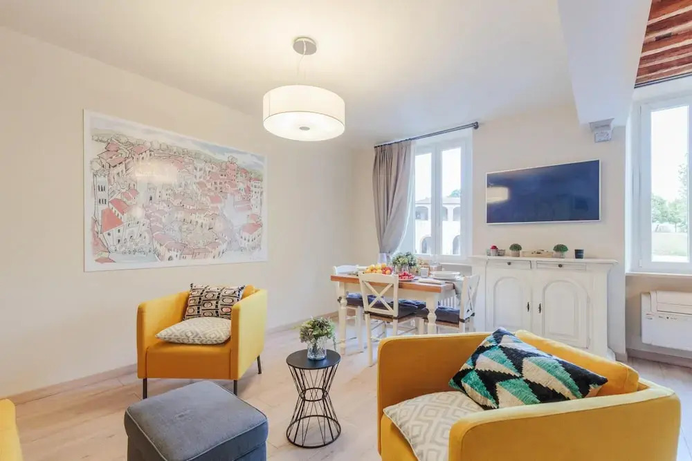 Casa Capri in Lucca With 1 Bedrooms and 1 Bathrooms
