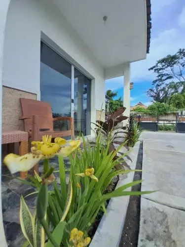 Godong Family House by OYO