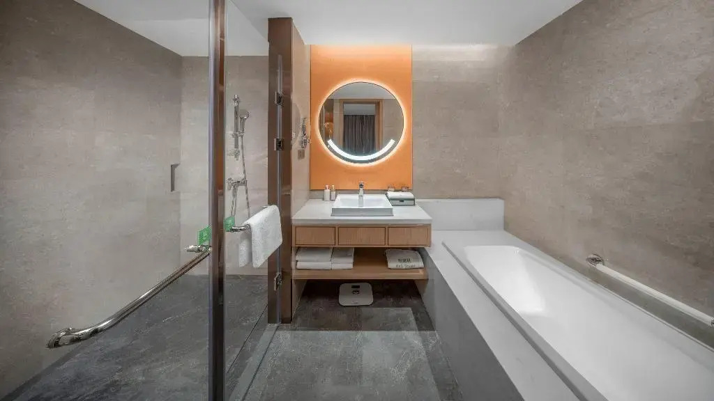 Holiday Inn Luzhou Longjian by IHG