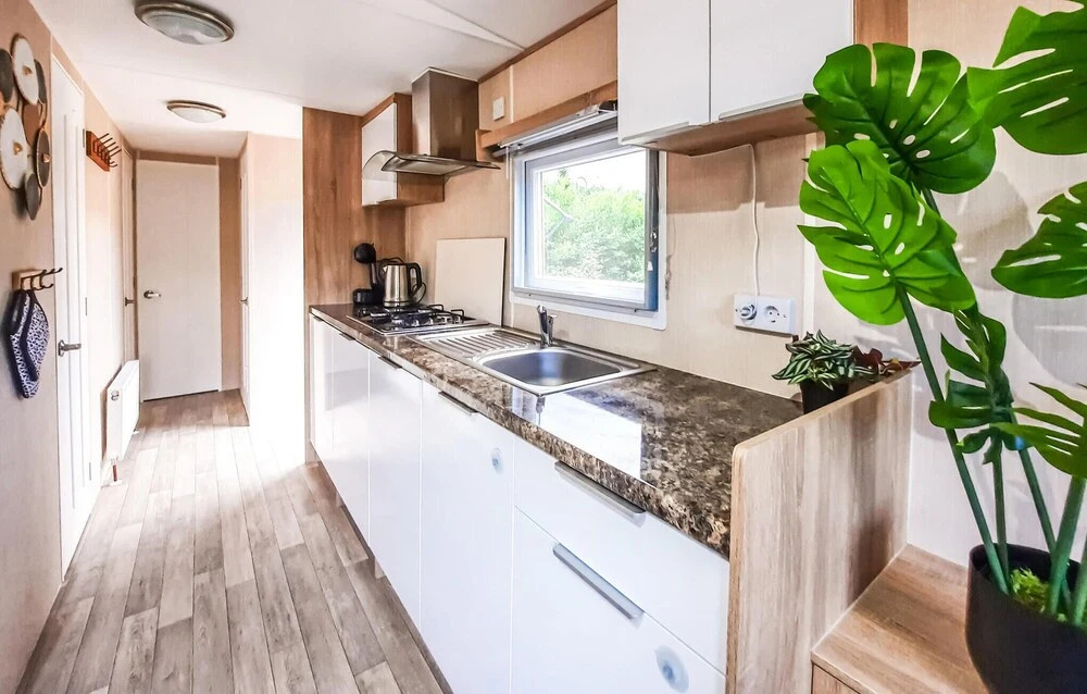 2 Bedroom Nice Home In Heinkenszand