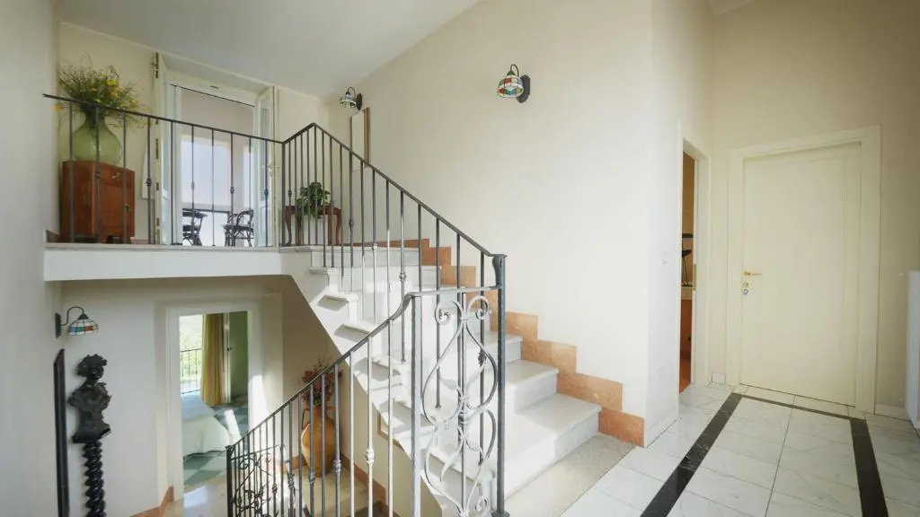 VILLA VITTORIA DANGHIARI 7&3, Emma Villas