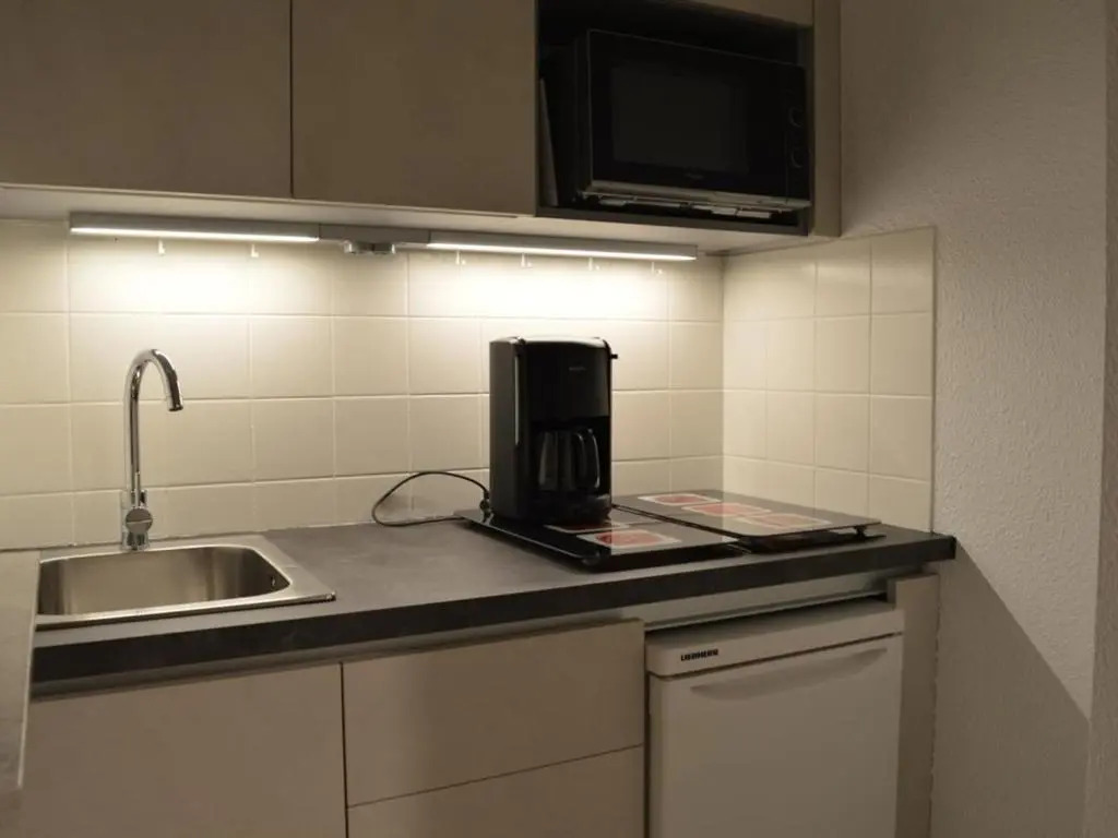 Appartement 2P, 4 Couchages, Terrasse et Salon de Jardin à 200m de la Plage, Fréjus - FR-1-226A-22