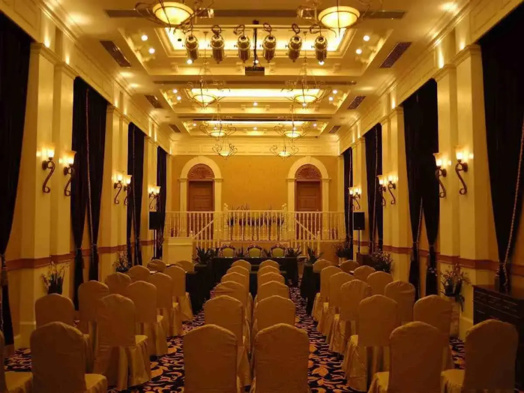 Zhanqiao Prince Hotel