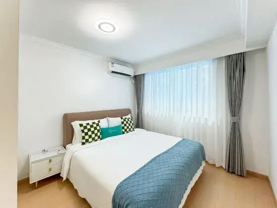High-End Serviced Residence (Shanghai Gubei Road Golden City Road Branch)