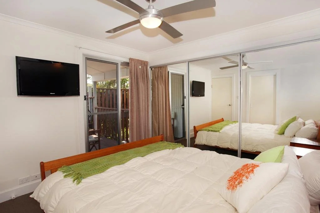 5 bedroom home close to beach, pool and pet friendly