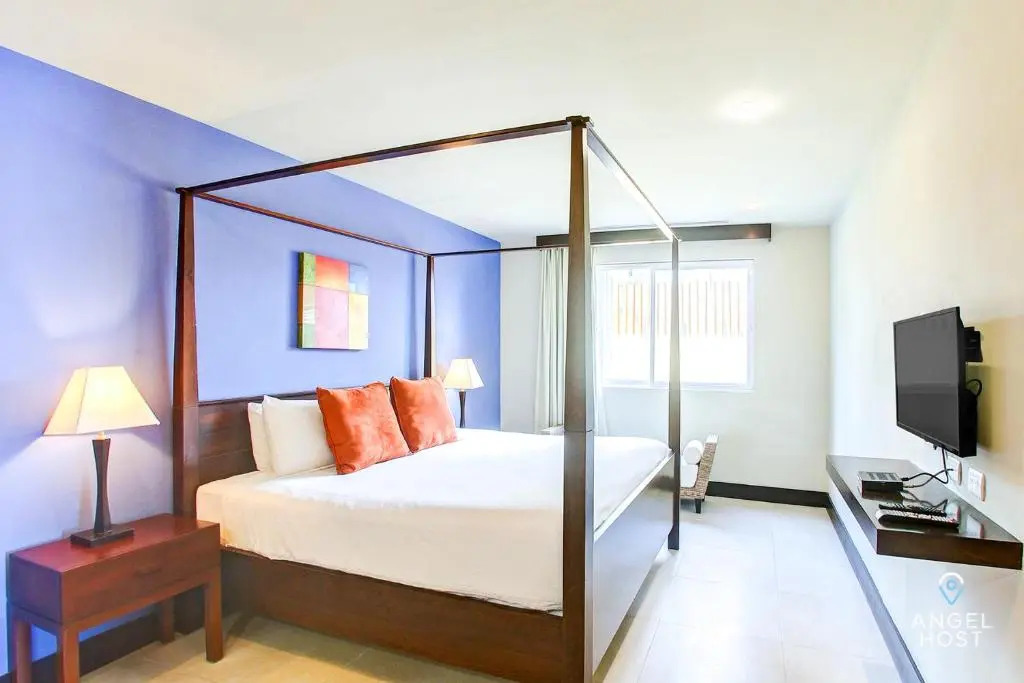 Fabulous Playa Getaway at 38th and Beach plus 2 Pools Onsite!