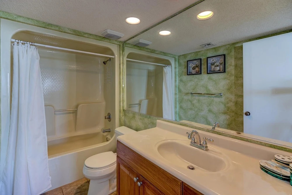 Sea Winds 101 3 Bedroom Condo