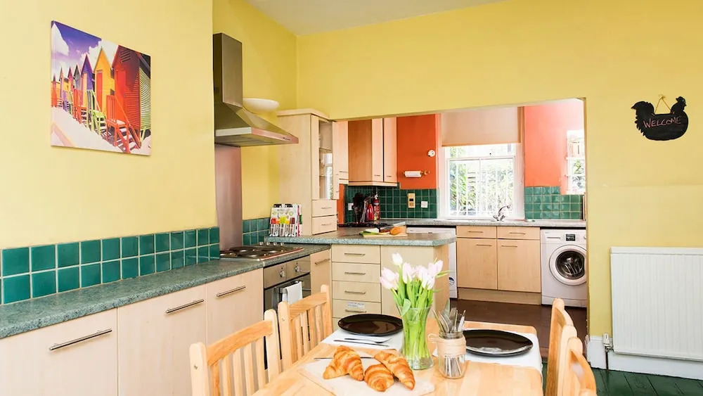 Spacious 6BR House near Trendy Brixton