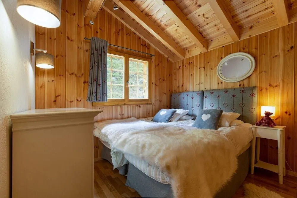 Gorgeous Chalet Amidst Mountains in La Tzoumaz