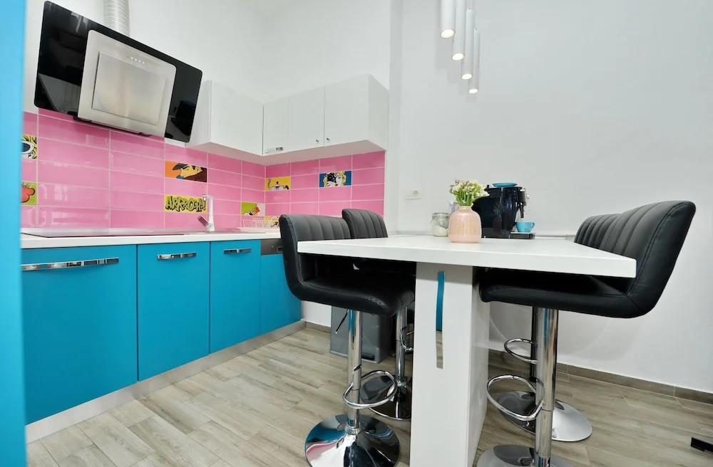 Villa PopandRock Sleeps 5 with Parking