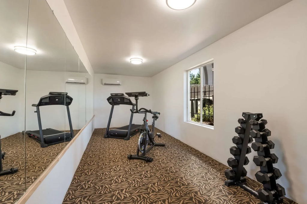 SureStay Plus Hotel by Best Western SeaTac Airport