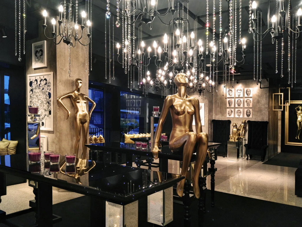 The Hulo Hotel Gallery