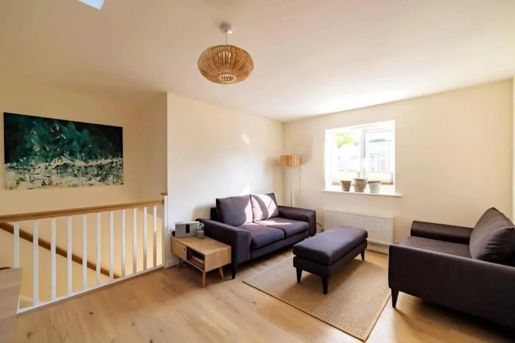 Number 27, Swanpool