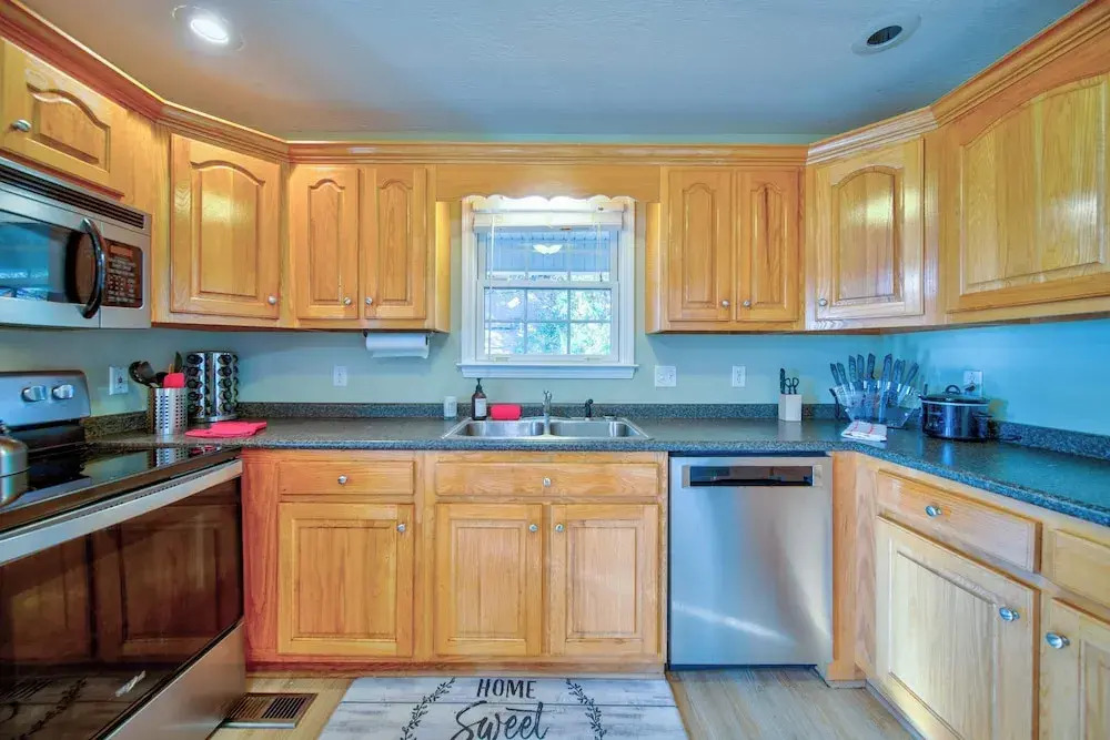 Sunset View 3 BDR Close to Downtown!
