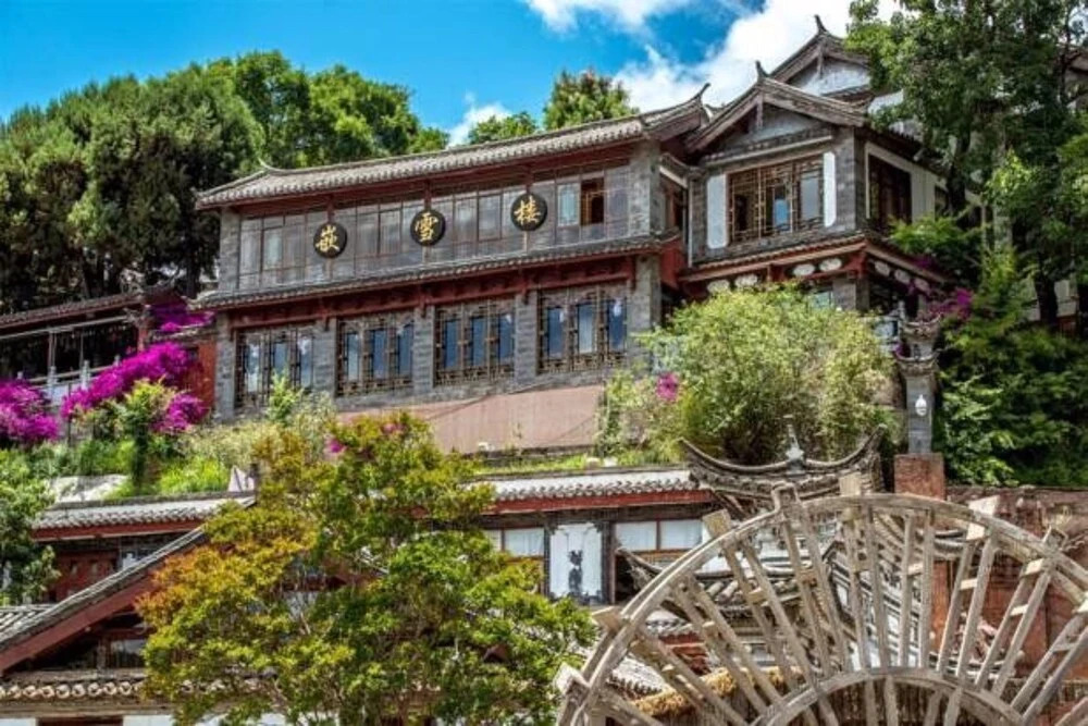 Lijiang Qianxuelou Hotel