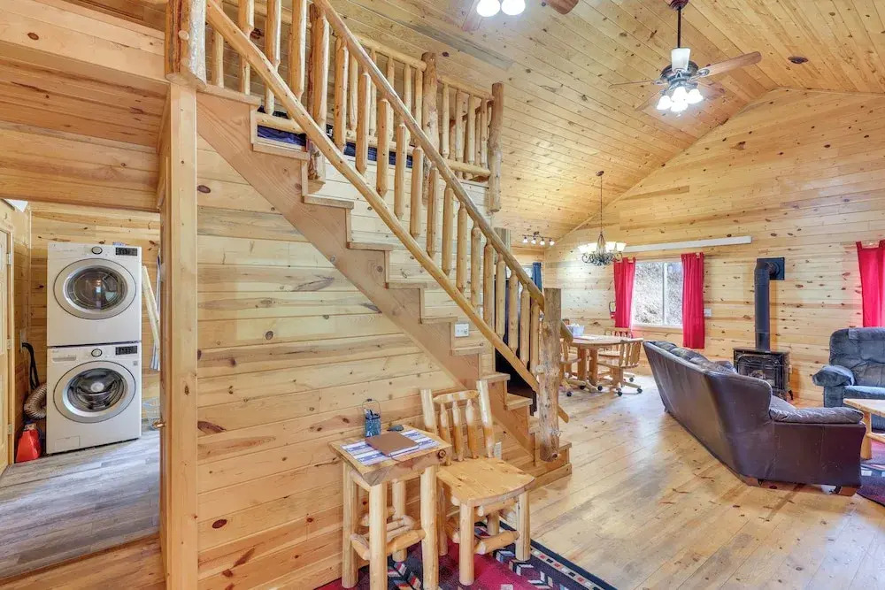 Deadwood Cabin w/ Foosball Table, Near Sanford Lab