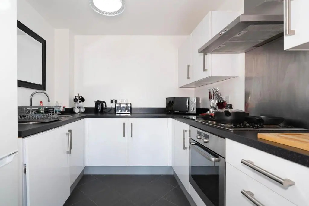 MAEVELA Apartments - Cube View City Centre Apartment - With Balcony View of The Cube - PS4 & Smart TV's
