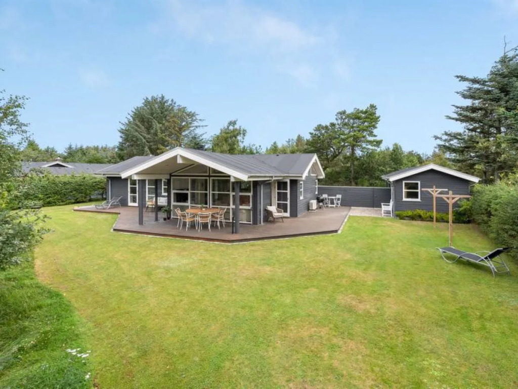 "Dojcin" - 900m from the sea in NW Jutland