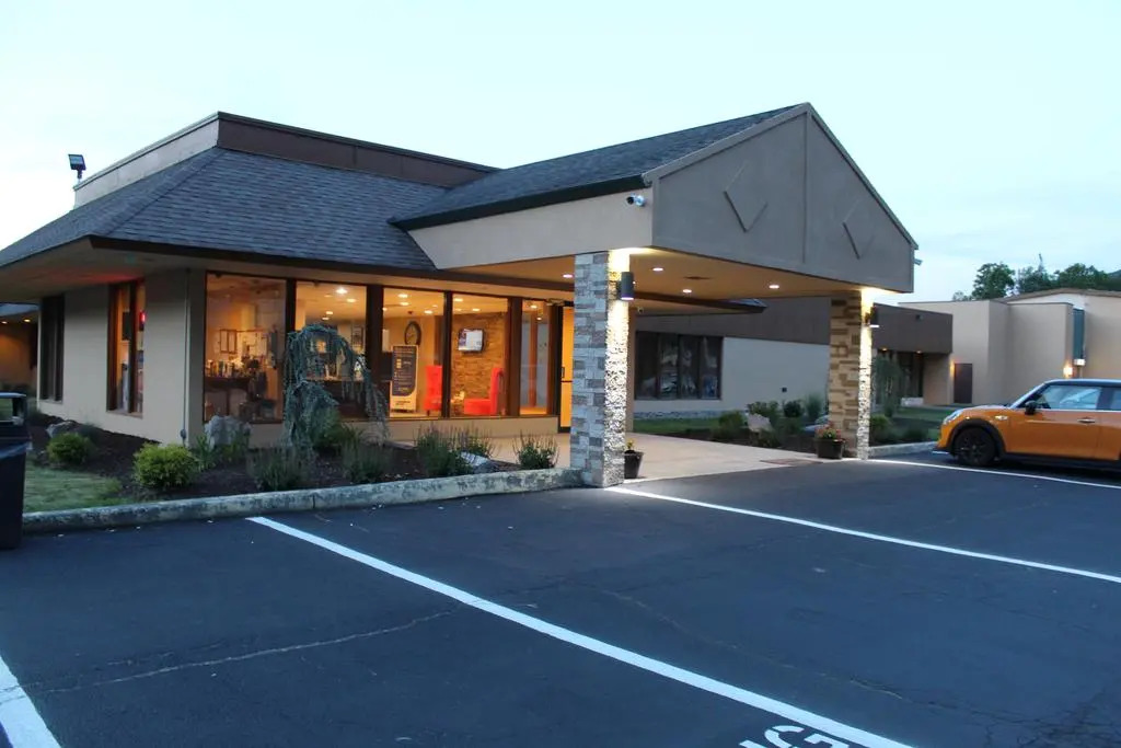 Fairmount Inn & Suites - Stroudsburg, Poconos