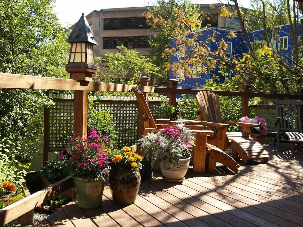 Alaskas Capital Inn Bed and Breakfast