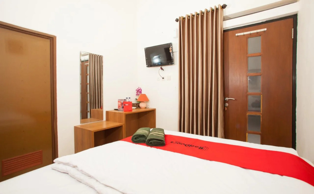 RedDoorz Syariah near Singha Merjosari Park