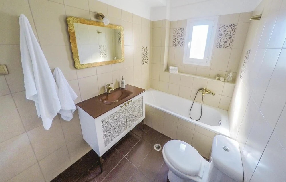 Stunning Home in Diakopto With Wifi and 4 Bedrooms