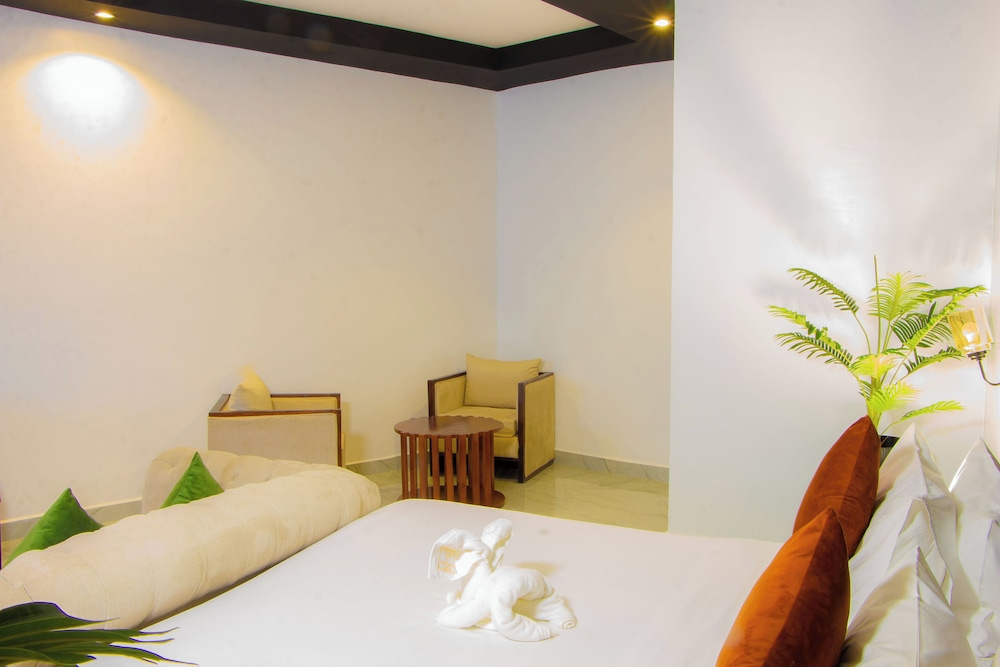 Avian Court Hotel