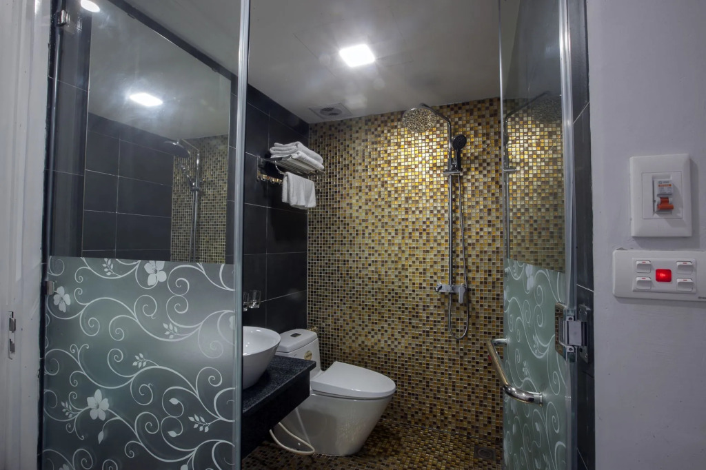 Nam Long Hotel