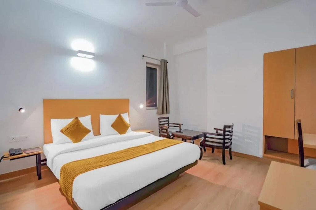 Treebo Noida Express
