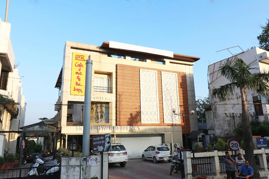 Townhouse Oak Silver City Chowk Formerly HW Residency