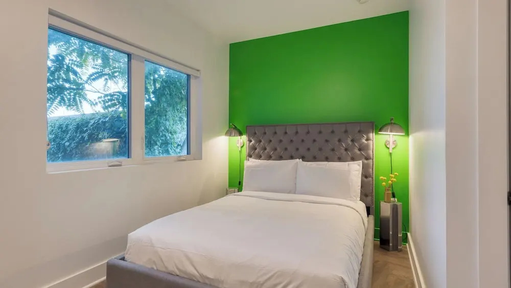 The Carter Buyout - 2 Units by Avantstay Group Stays