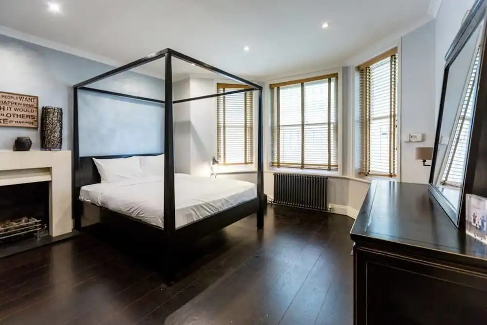 Spacious 4 Bedroom Family Home near Notting Hill